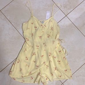 NWT American Eagle Floral Wrap Romper